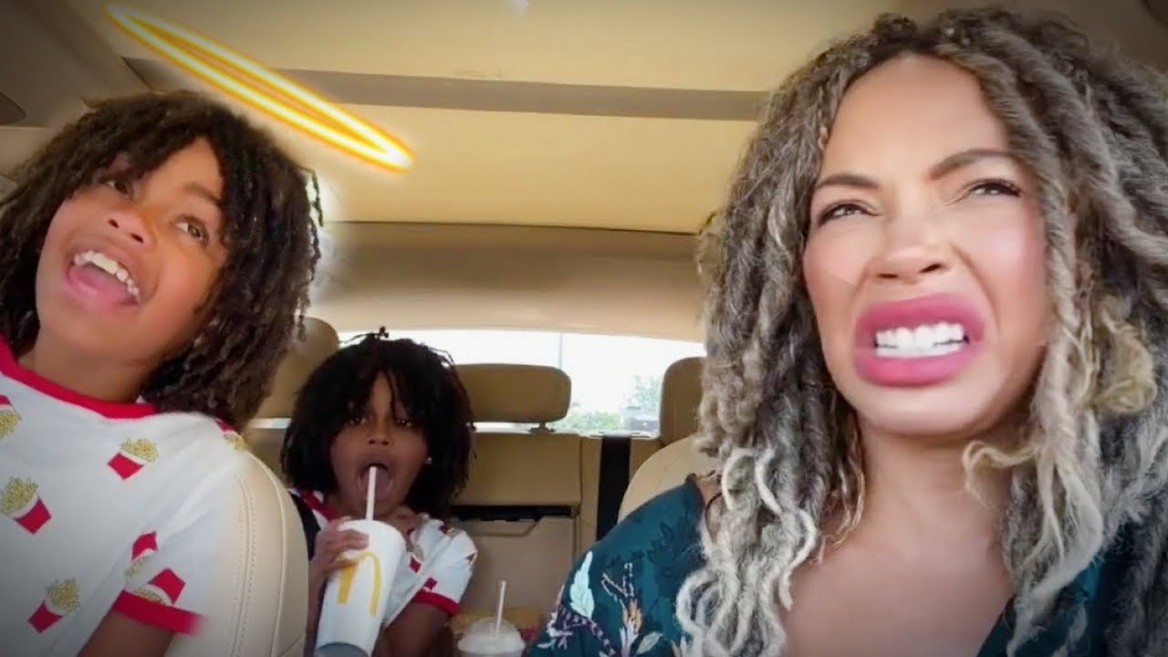 Мама борется: ребёнок против подростка в машине