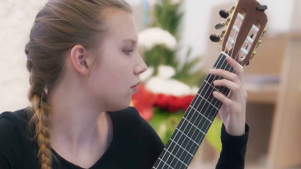 Astor Piazzolla - Romantico - Lorena Jejčić, guitar