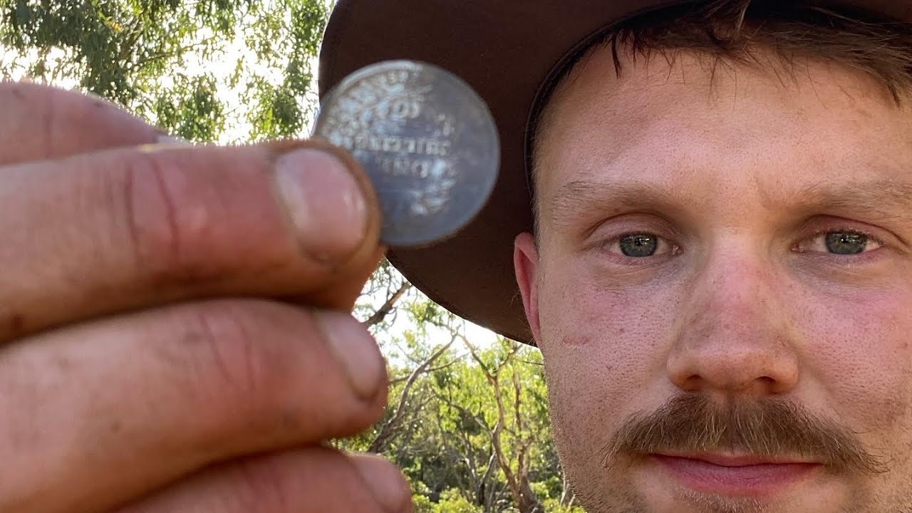 Huge SMOKE PIPE DUMP & OLD COINS!  - Metal Detecting Australian Gold Fields