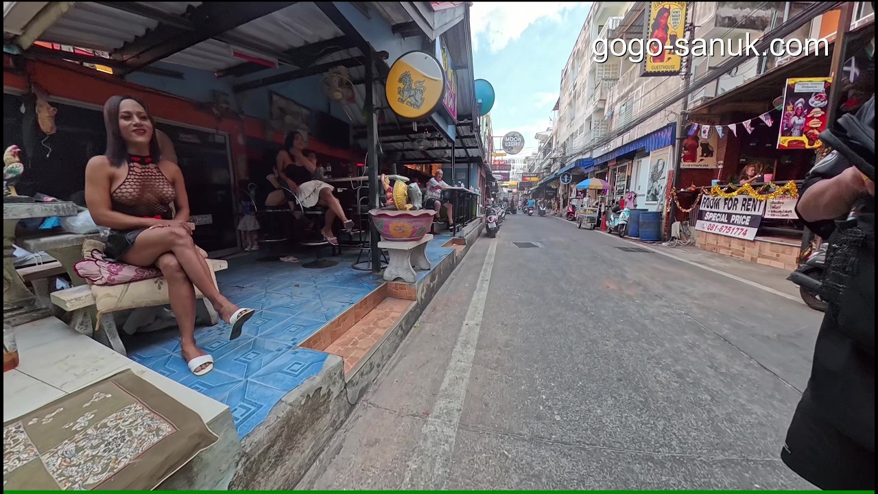 Day Walk in Pattaya 🌞 | Soi Honey to Soi Buakhao 🇹🇭