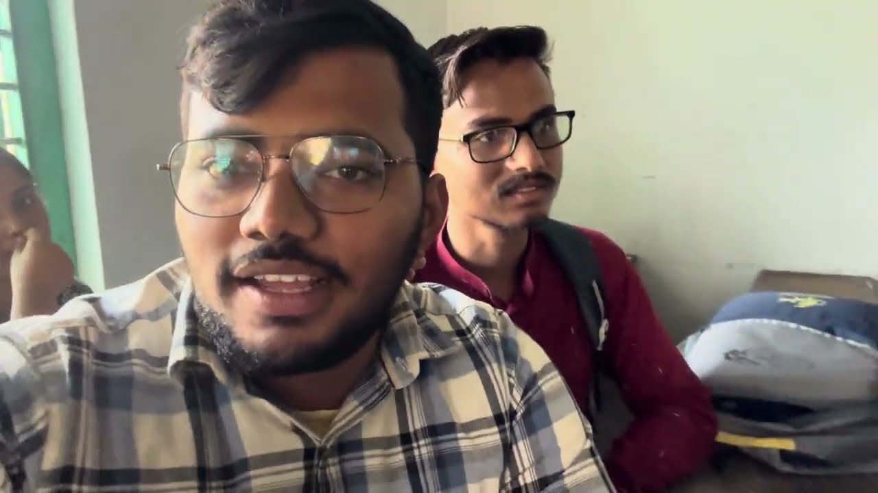 Exam hall me vlog bana diyaa...😁