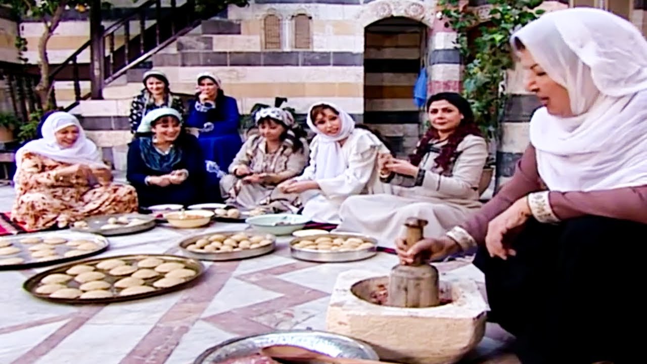 الكبة المشوية ما بتتاكل غير من أيدين أم زكي شو أنا ما بعرف قرص لحتى حطيتوني عالجرن يعني