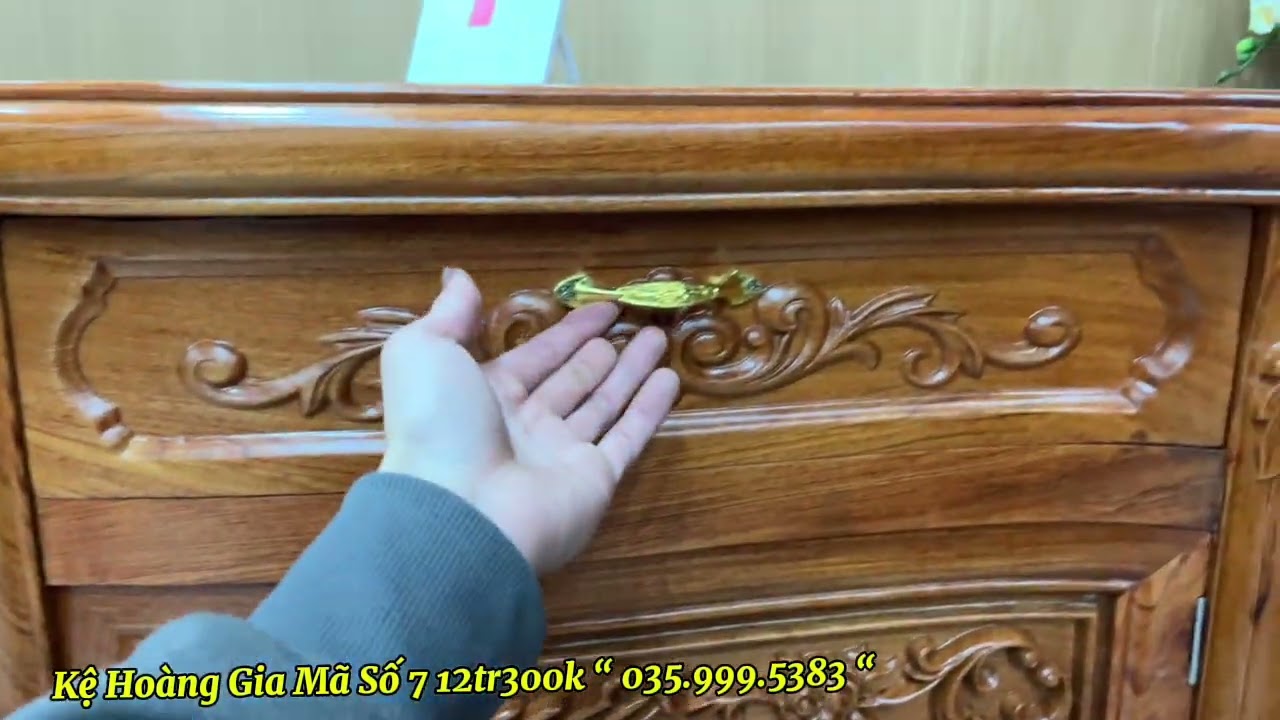 Chiếc Kệ Tivi Hoàng Gia Mặt Phẳng Dài 2m40 Với Tầm Tài Chính Nhỉnh 10tr 