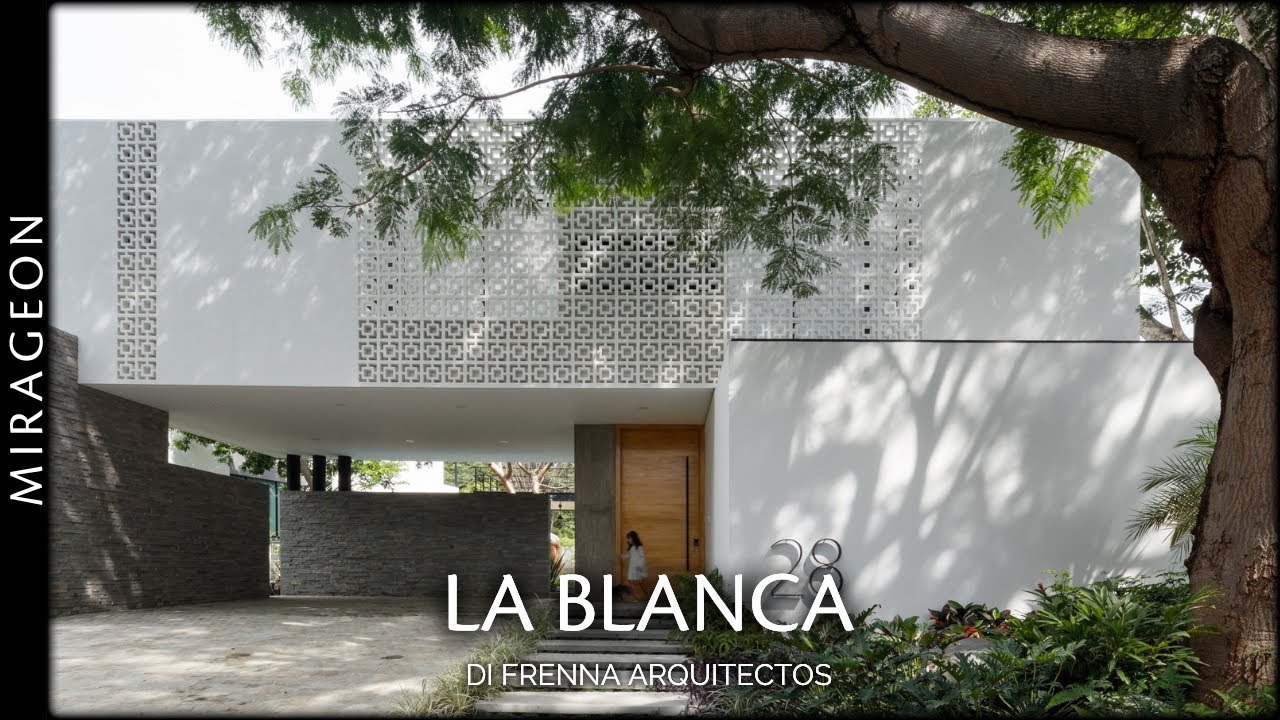 Light and Shadows in Motion | La Blanca House