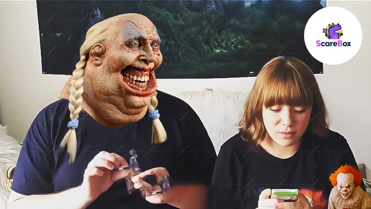 Best Scare Cam Pranks #32 😈 Funny Jump Scare Reactions 🤣 Compilation