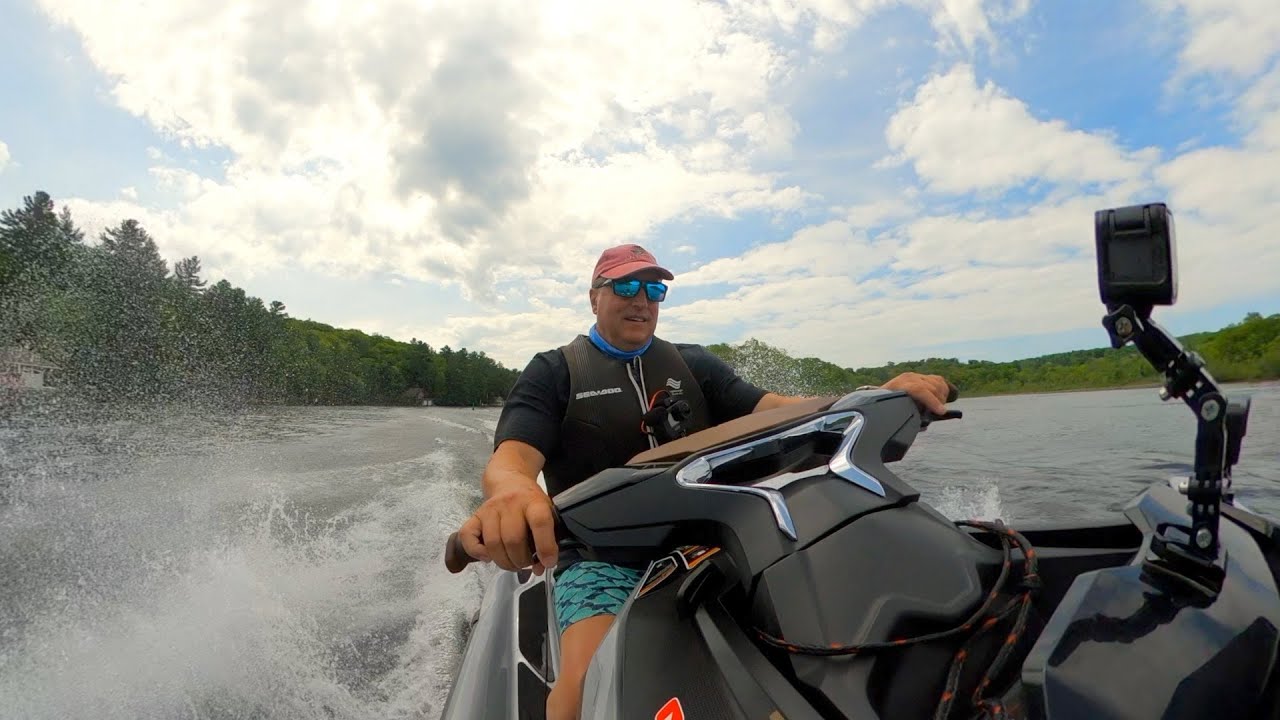 A tour around lake Muskoka in the heart of Ontario's cottage country.