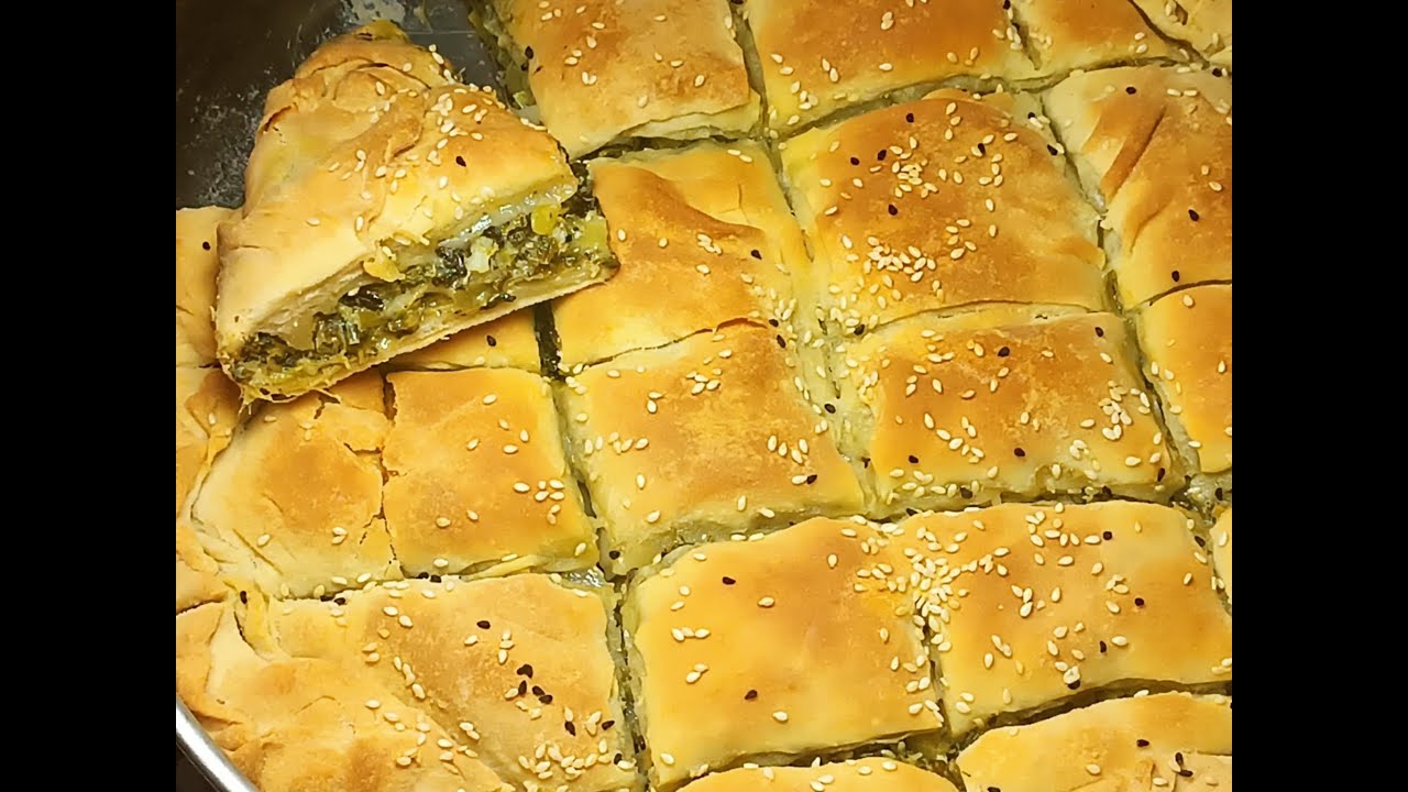 Μαθαίνουμε τα μυστικά για το πιο τραγανό φύλλο, φτιάχνοντας την τέλεια πίτα