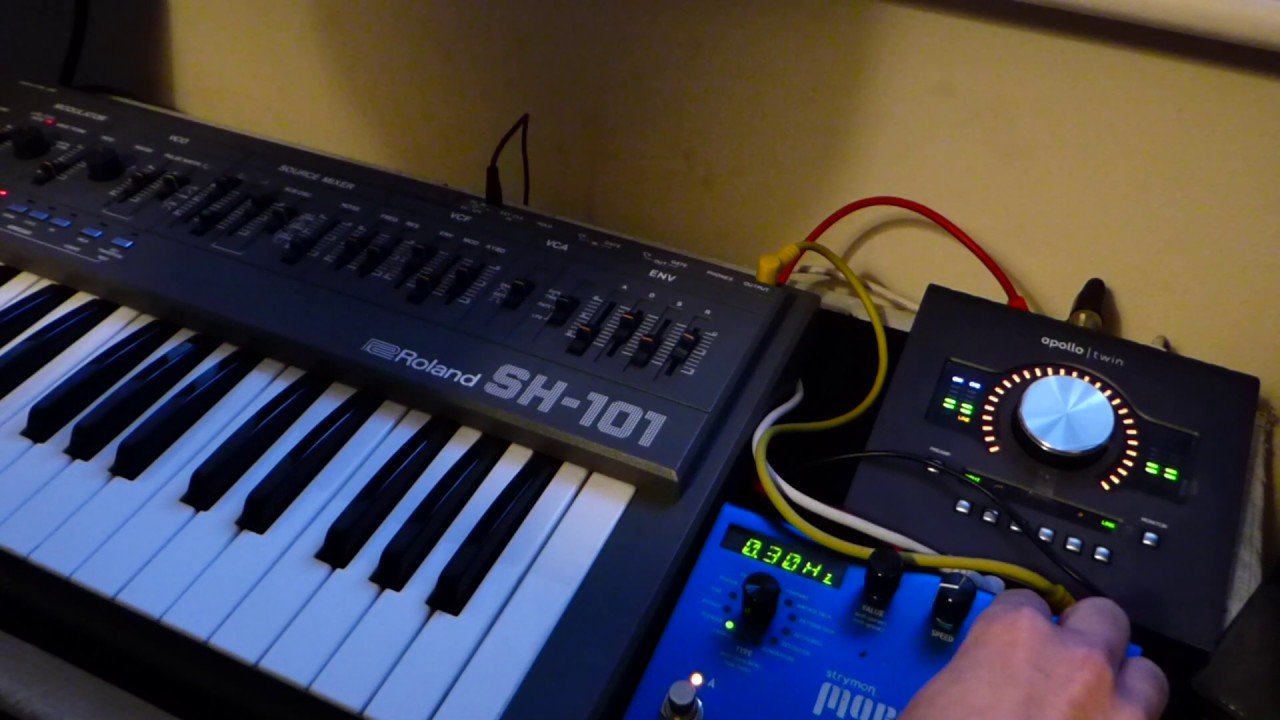 Roland SH101 & Strymon Mobius