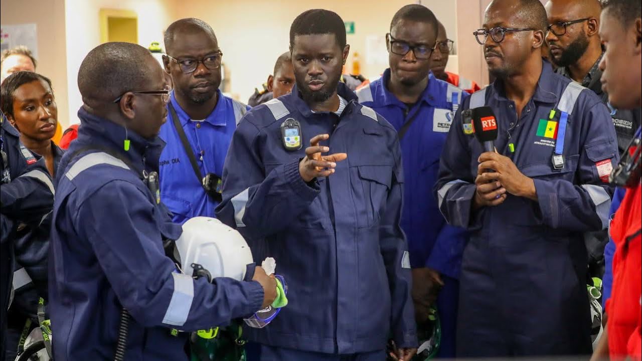 Visite du Président Bassirou Diomaye Faye à la plateforme d’exploitation de pétrole de Sangomar