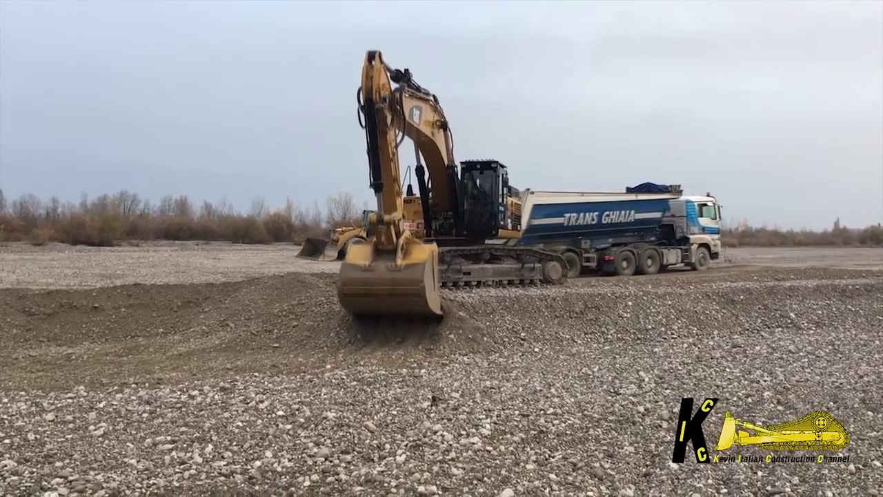Caterpillar 345D Loading Man Trucks (pt.2)