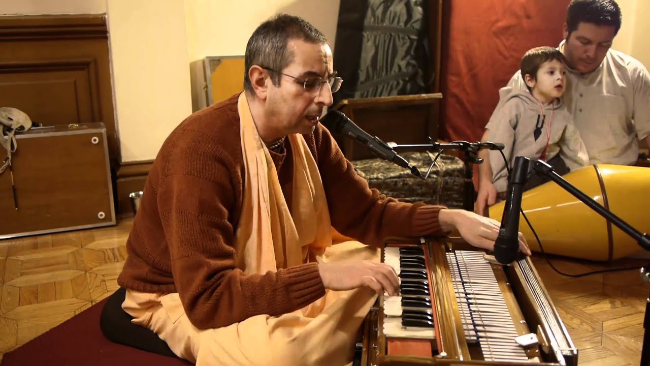 Niranjana Swami - Hare Krishna Kirtan (2) - Sunday, 12/19/2010