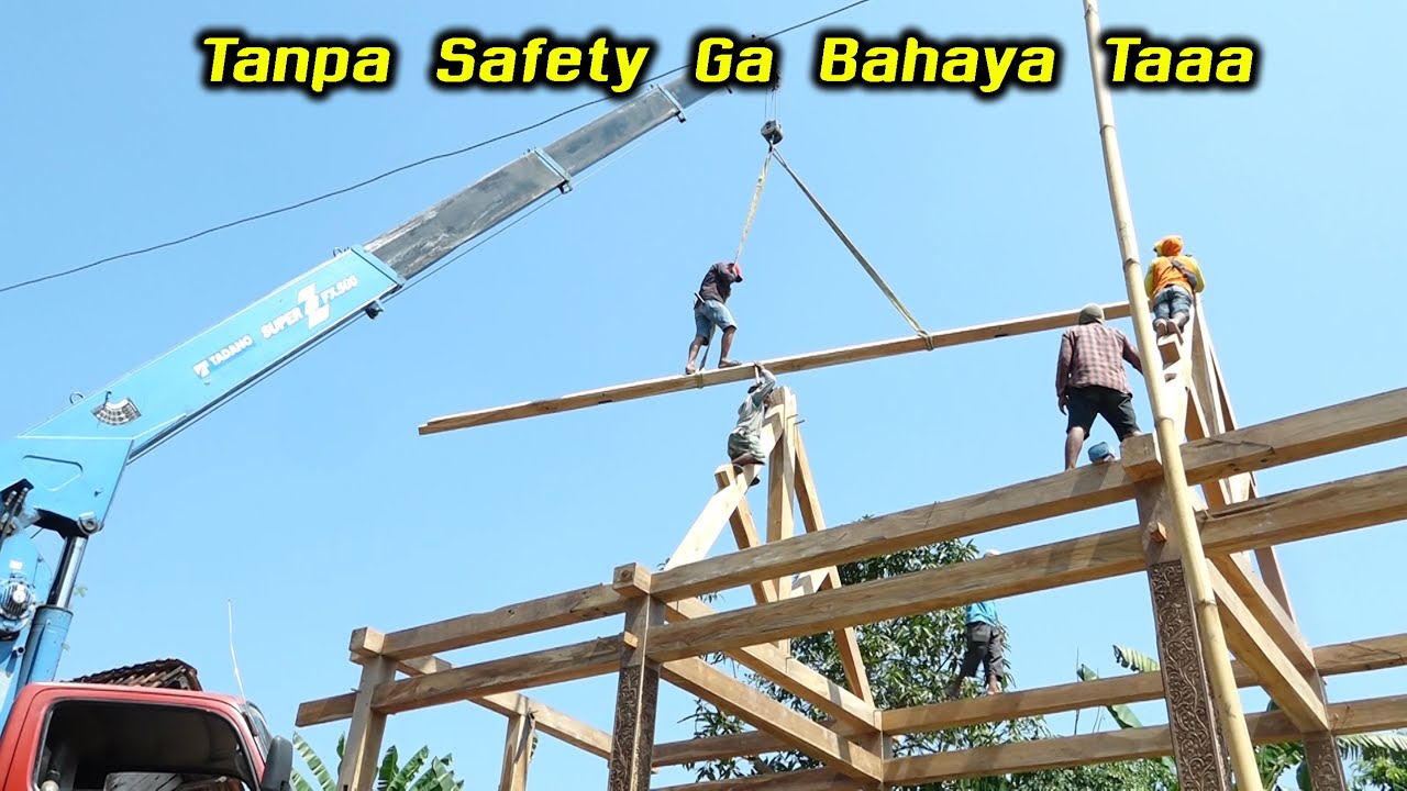 AKSI PEKERJA YANG BIKIN KERINGET DINGIN ( Jangan di Tiru )