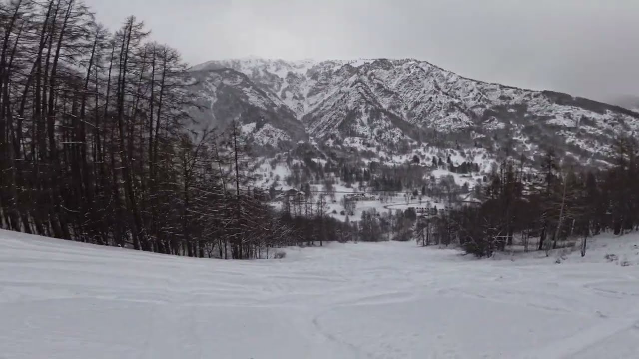 BARDONECCHIA SKI Easy Freeride under the snow