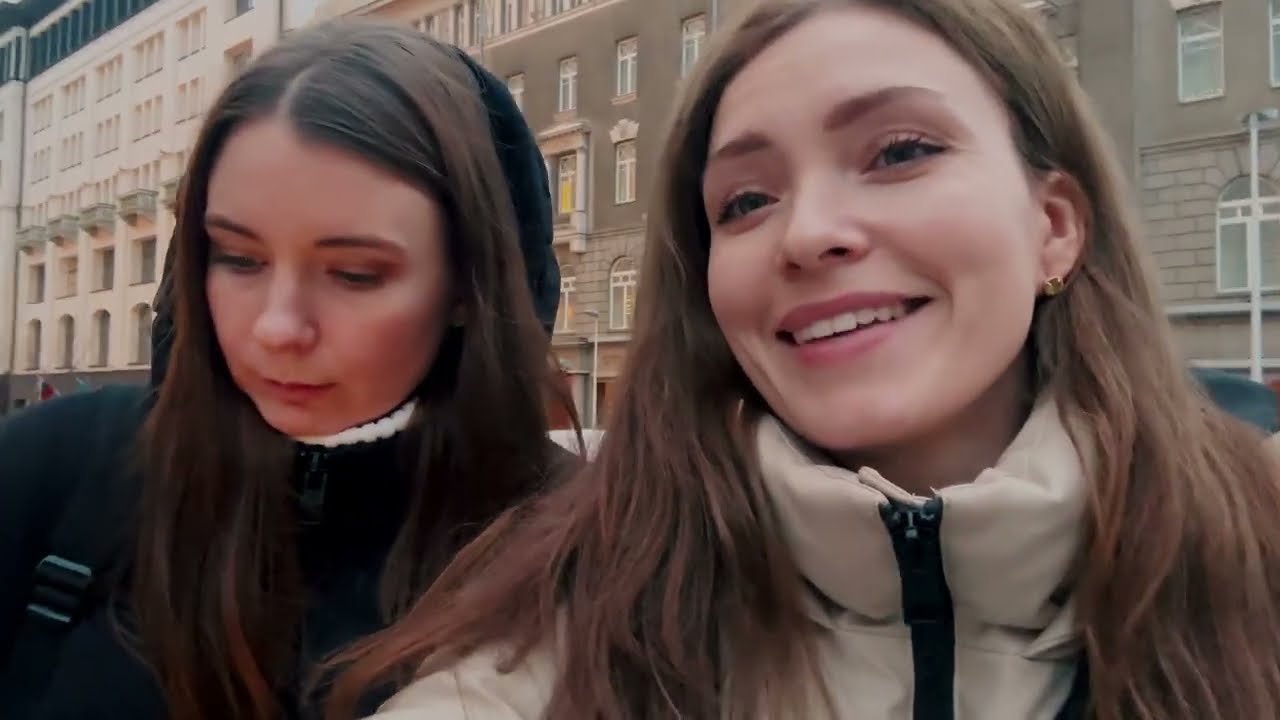 ВСТРЕЧА С ПОДРУГОЙ! ЗАШИВАЕМ СТЕНЫ В ЗАЛЕ!