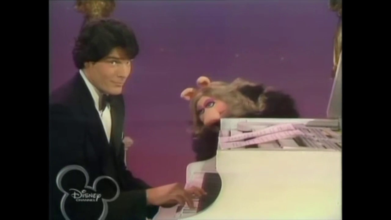 Muppet Songs: Miss Piggy & Christopher Reeve - East of the Sun