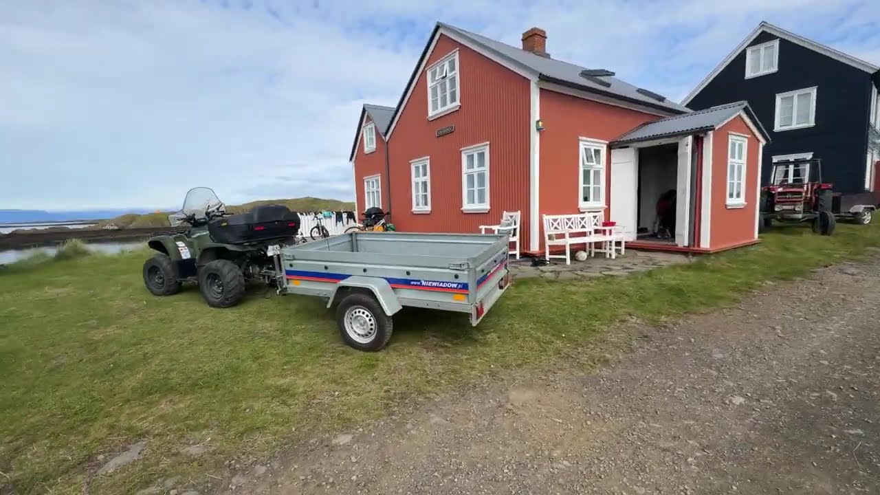Gengi&eth; um Flatey &iacute; Brei&eth;afir&eth;i, &aacute;g&uacute;st 2025.