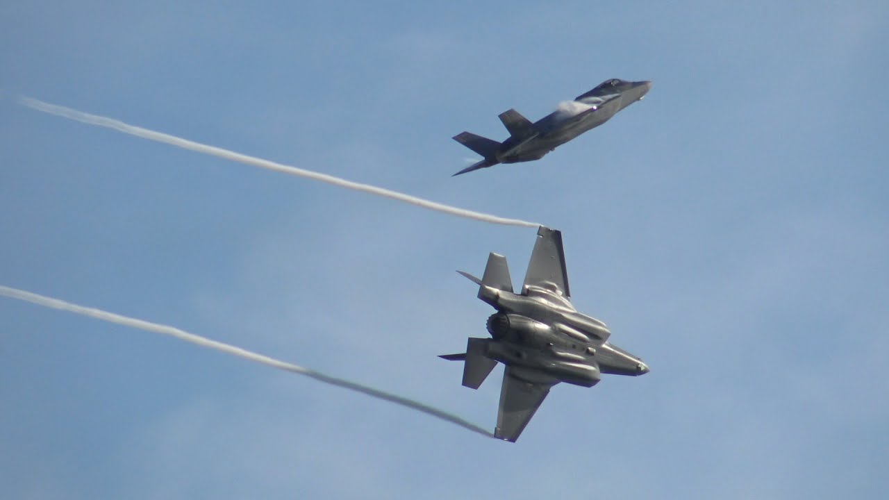 DIMOSTRAZIONE VELIVOLI AERONAUTICA MILITARE JESOLO AIR SHOW 2022