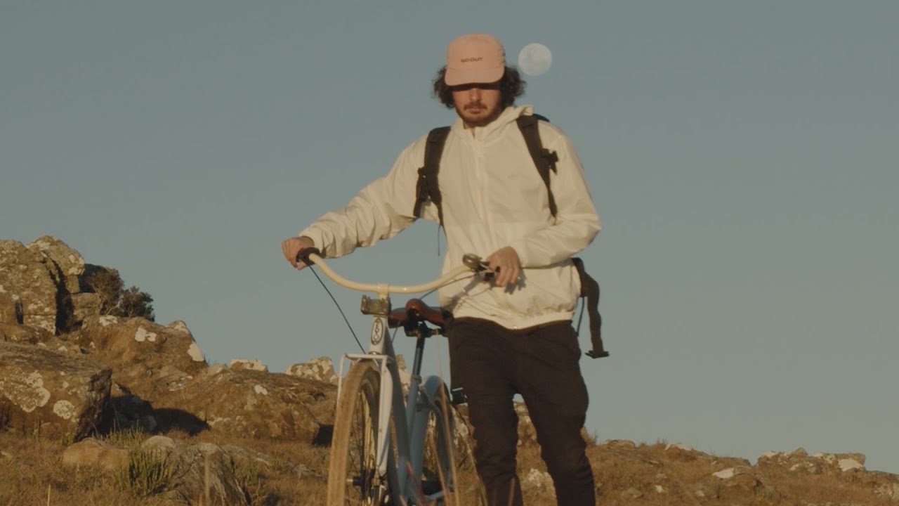 Sim&atilde;o - Domingo (Official Music Video)