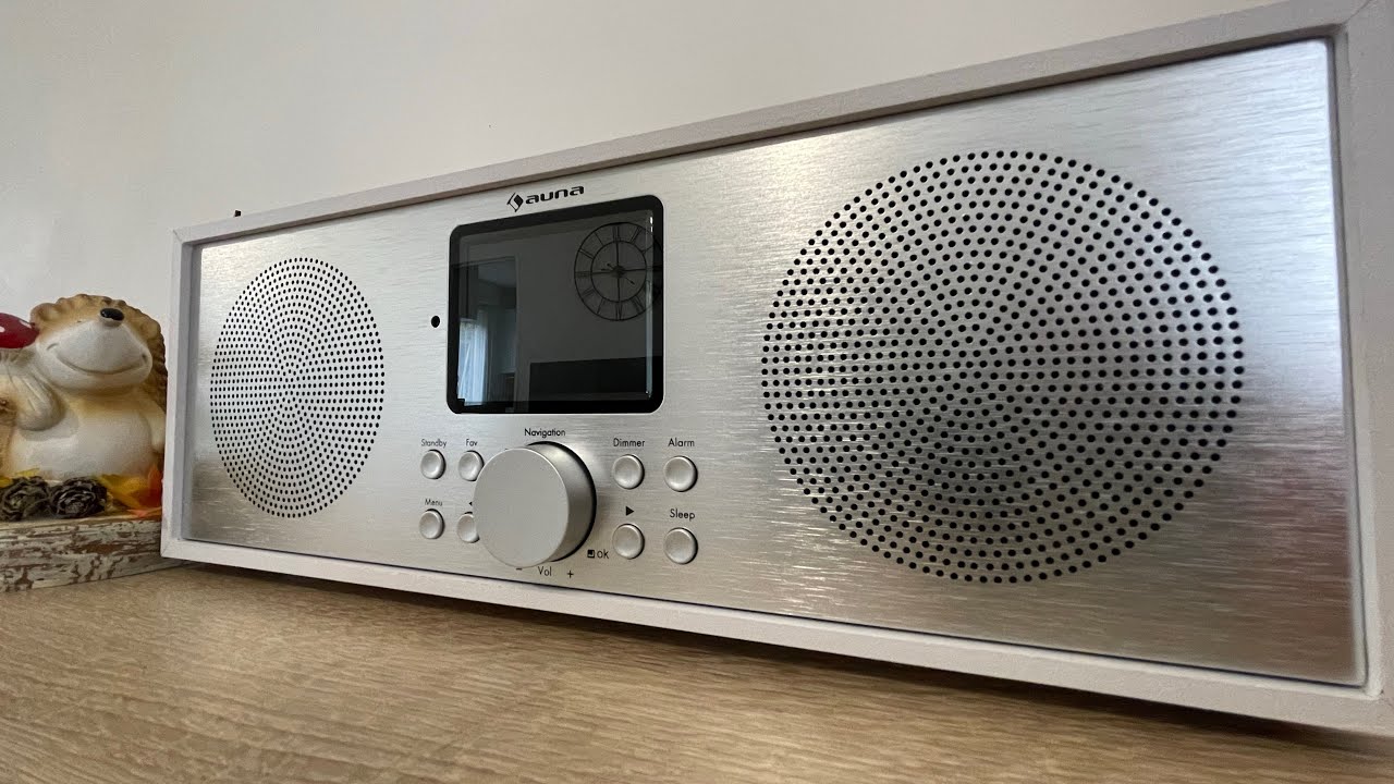 AUNA Silver Star Radio Stereo - Unboxing and looking inside!