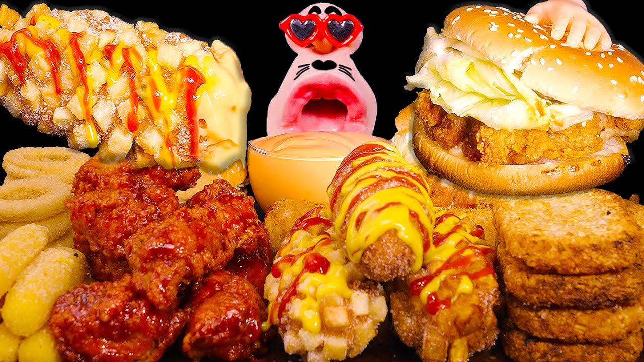 Корн-доги, бургеры и курица! Вся вкуснятина прямо здесь! 🌭🍔🍗 ASMR Mukbang Eating Show :)