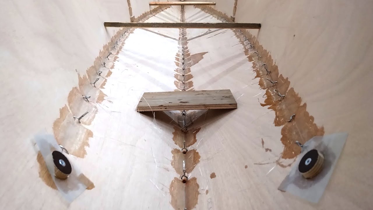 Making a stitch and glue canoe hull