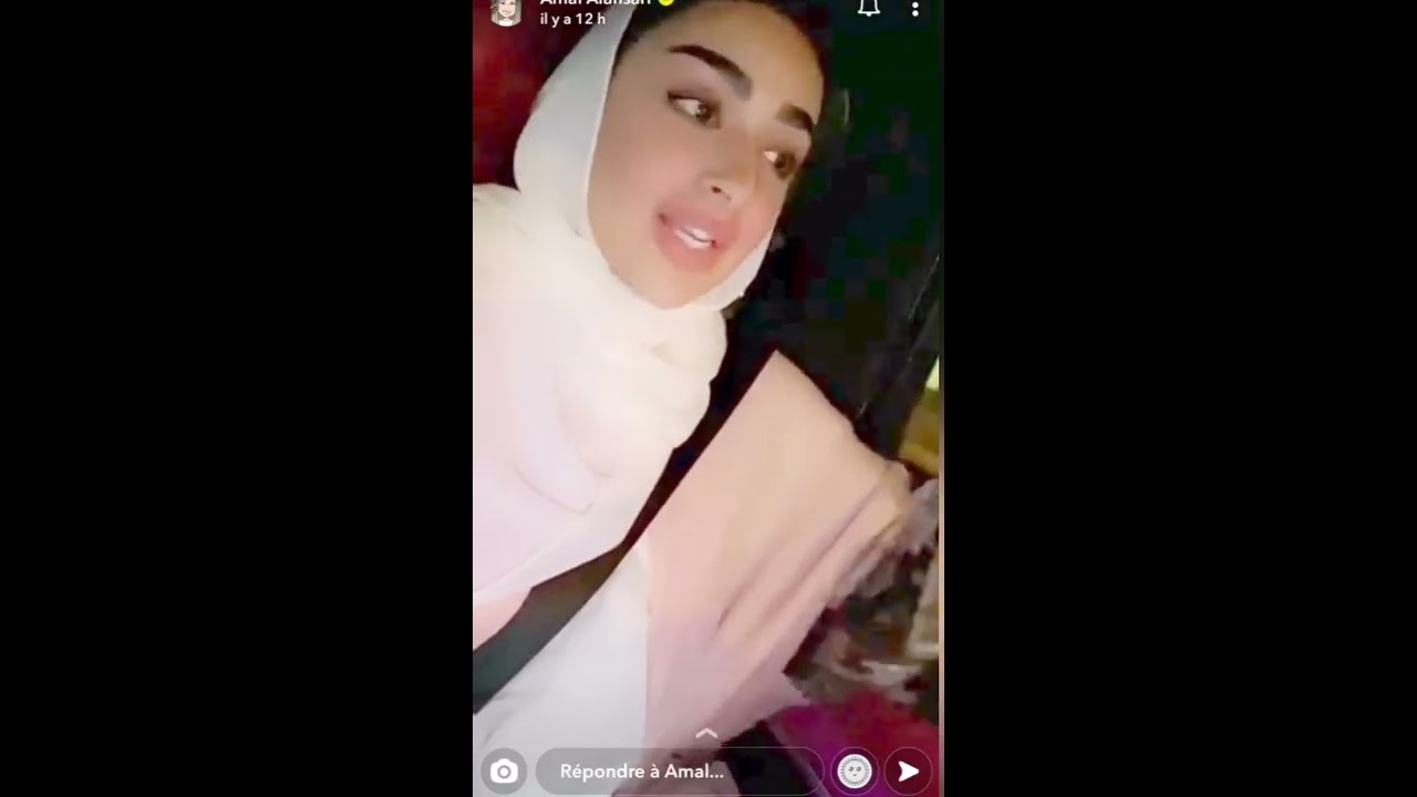 أمل الأنصاري طالعة مع اختها توتة وتقول سيارة الكبيرة تعطيك قيمة وهيبة