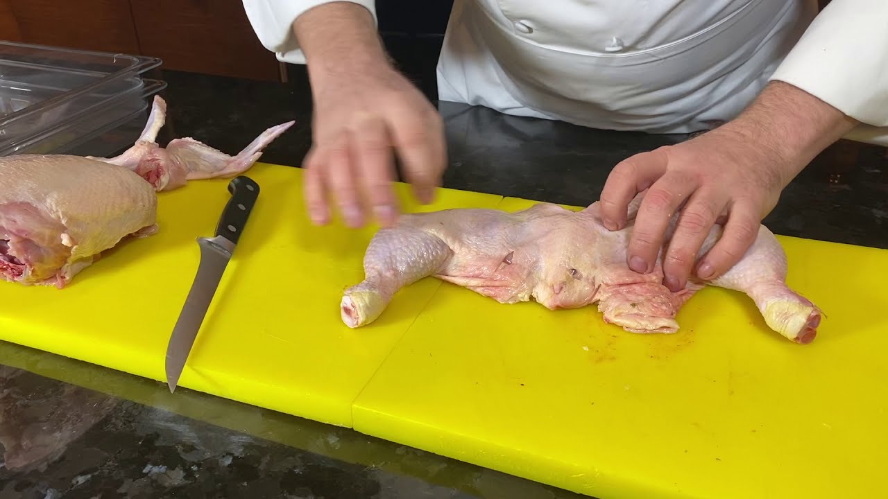 TAVUK PARÇALAMADA BUT VE GÖĞÜSÜN SIRT KEMİKLERİNDEN AYRILMASI