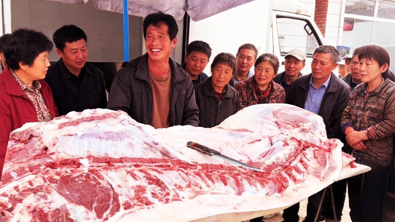 老孟賣了1000多斤豬肉，全被一個狠哥們打包，這麼多頭大肥豬他能吃完嗎？【立福128】