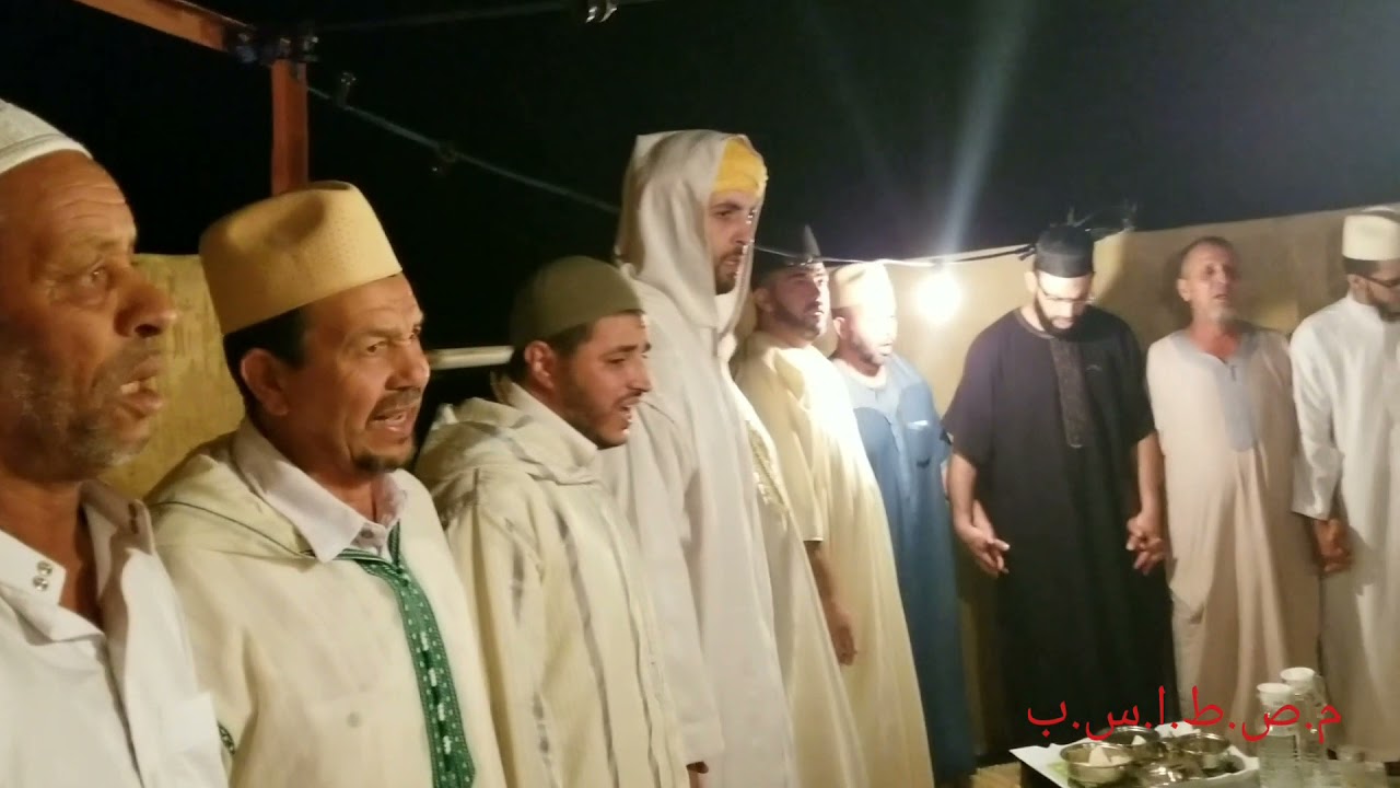 جمع فقراء الطريقة الهبرية. @ .في مناسبة صدقة عند سيدي يحيى ادخيسي. ( 1 ) وجدة.