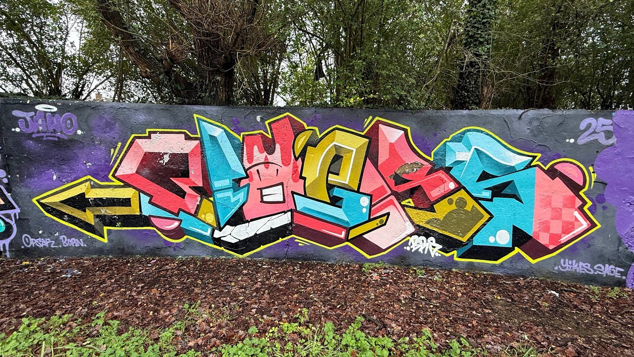 VAER! Feltham Graffiti 