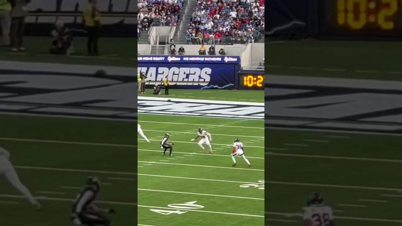 Justin Herbert hits Oronde Gadsden for the 1st down vs the Texans! ⚡️⚡️⚡️