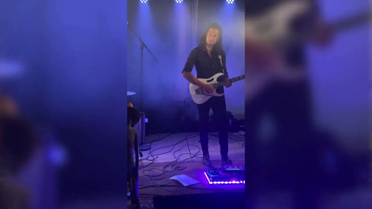 Comfortably Numb - Pink Floyd (Zangi & Friends Live Cover)