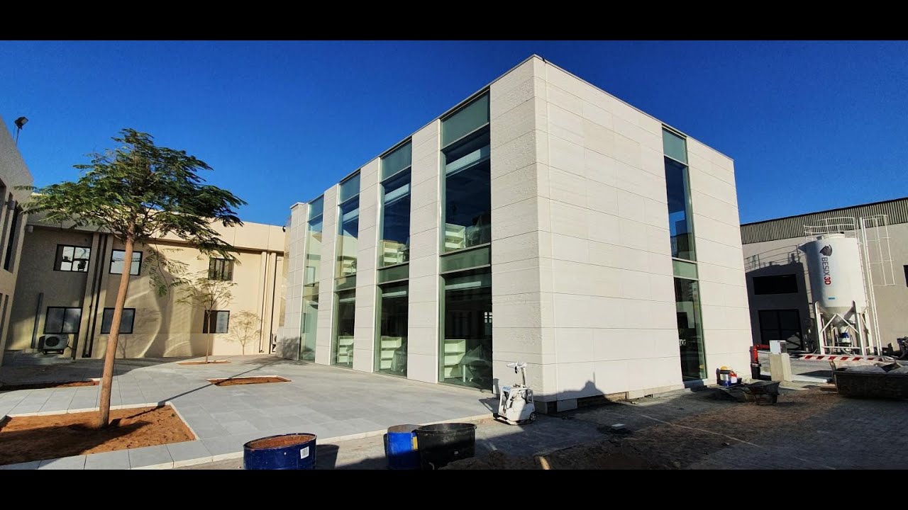 World's largest 3D concreted printed facade! BESIX 3D prints its own facade for HQ in Dubai.