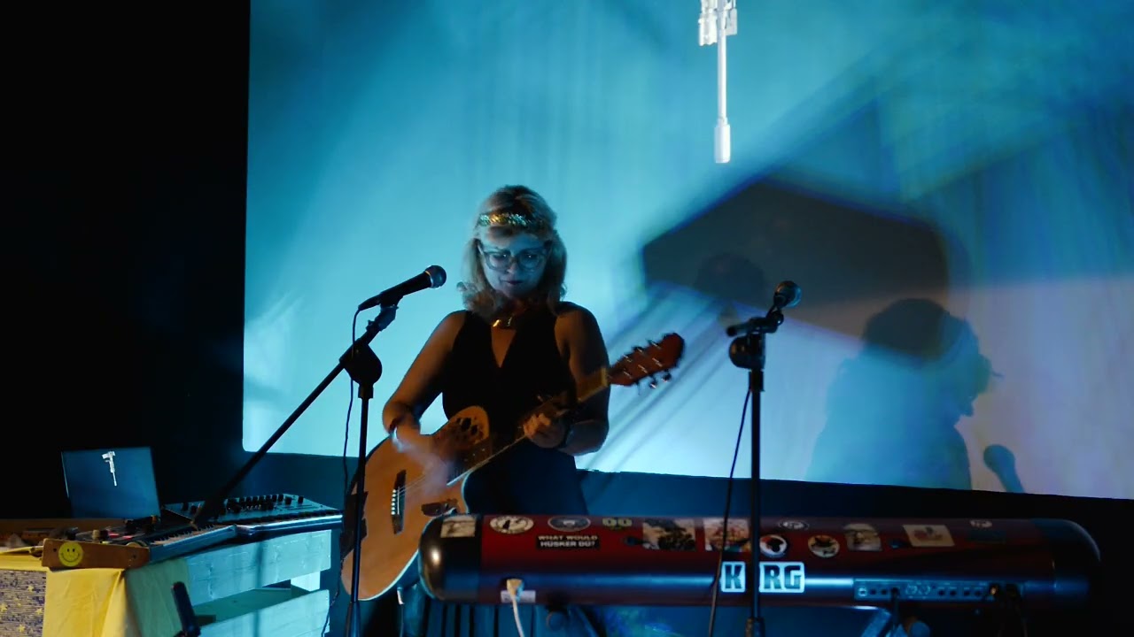 Mary Ocher live Genova