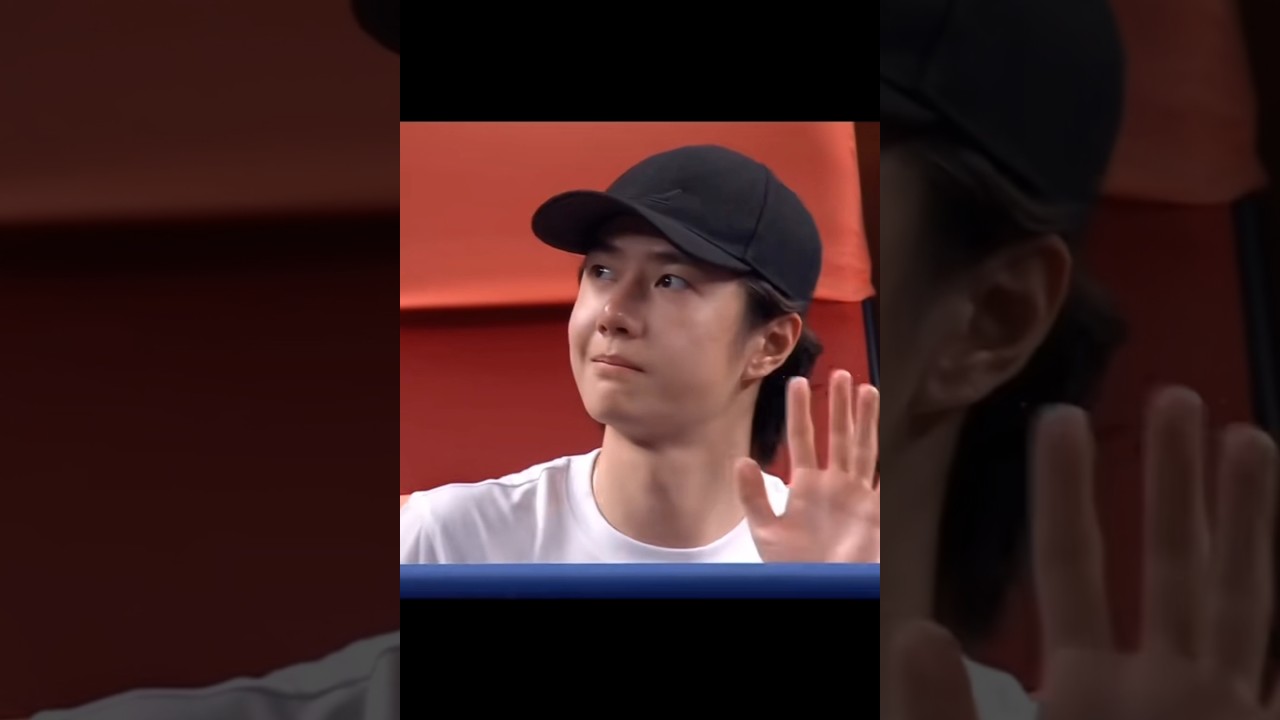 Wang Yibo is spotted watching djokovic tennis match! 😽💚 2025 rolex shanghai masters 🎾 #WangYibo