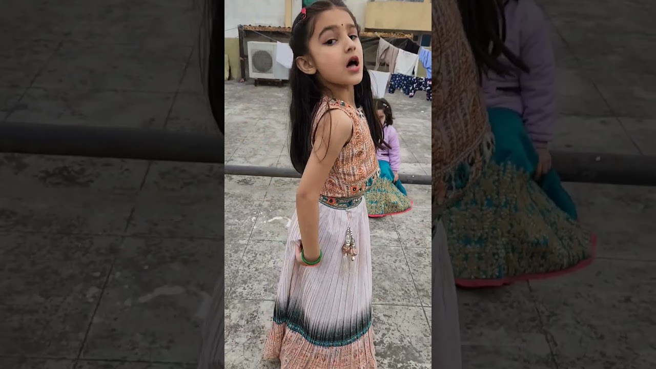 Tinku Maahi Gulabi Sarara Dance