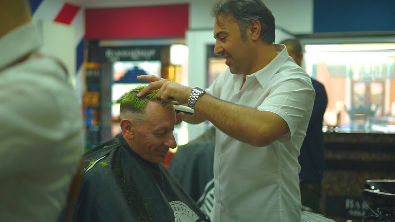 Kiwi Jackson - Chez le coiffeur Niki