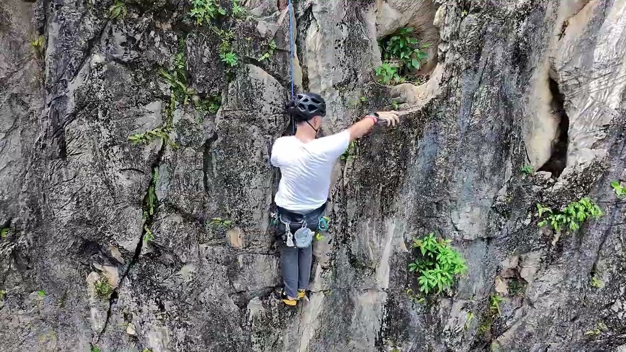 DJI Neo &lsquo;Follow Me&rsquo; Test on rock climbing.