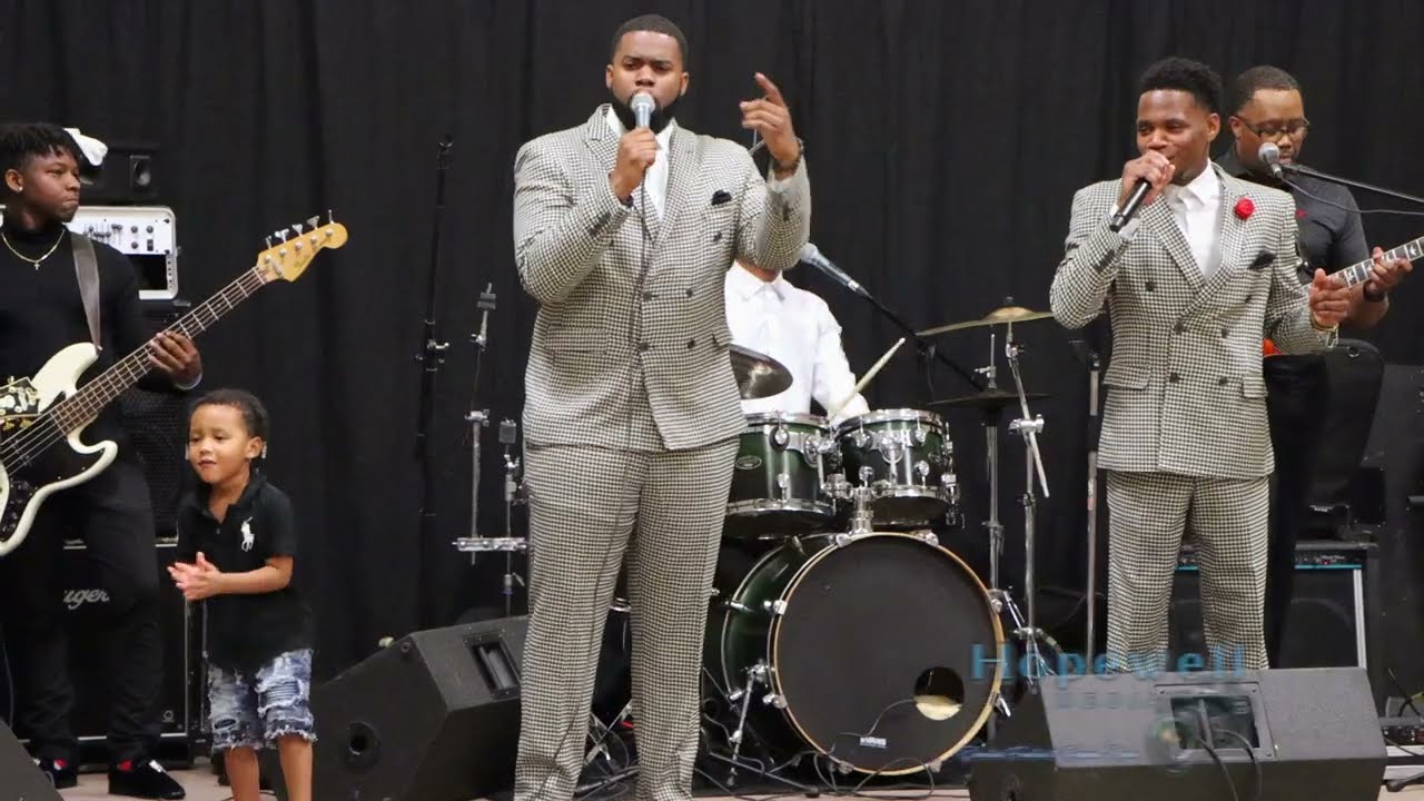 Roy & Revelation - Pull Together (LIVE with Baby Kaydin Stealing the Show!) Hazlehurst MS 2022