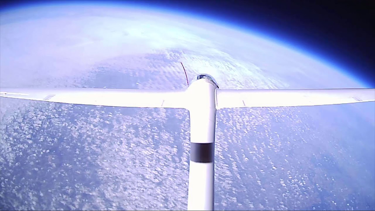 Cloudless - near-space glider ~90000 ft release!