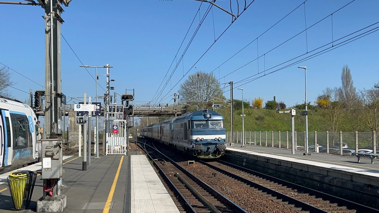 Spot Transilien-J VB2N BB27300 Nat Z50000 et CMR BB67400 En gare de Épône-Mézières