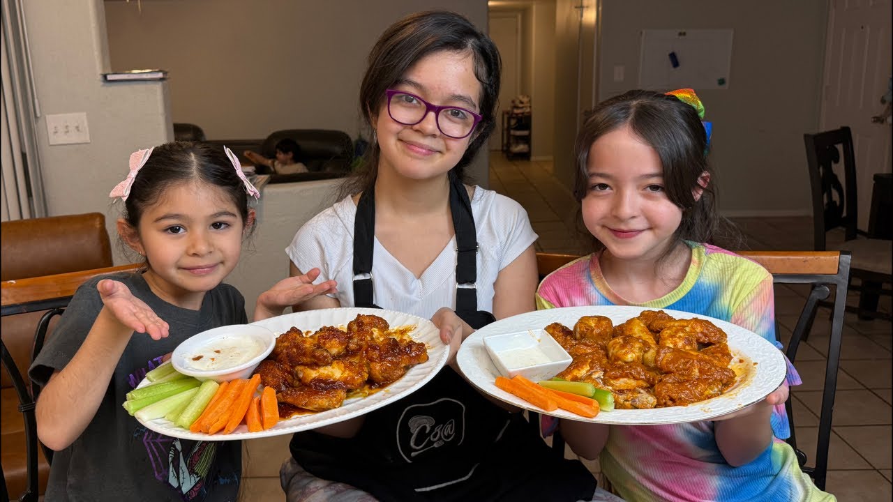Alitas con las Niñas! OPINEN😍🔴🥰