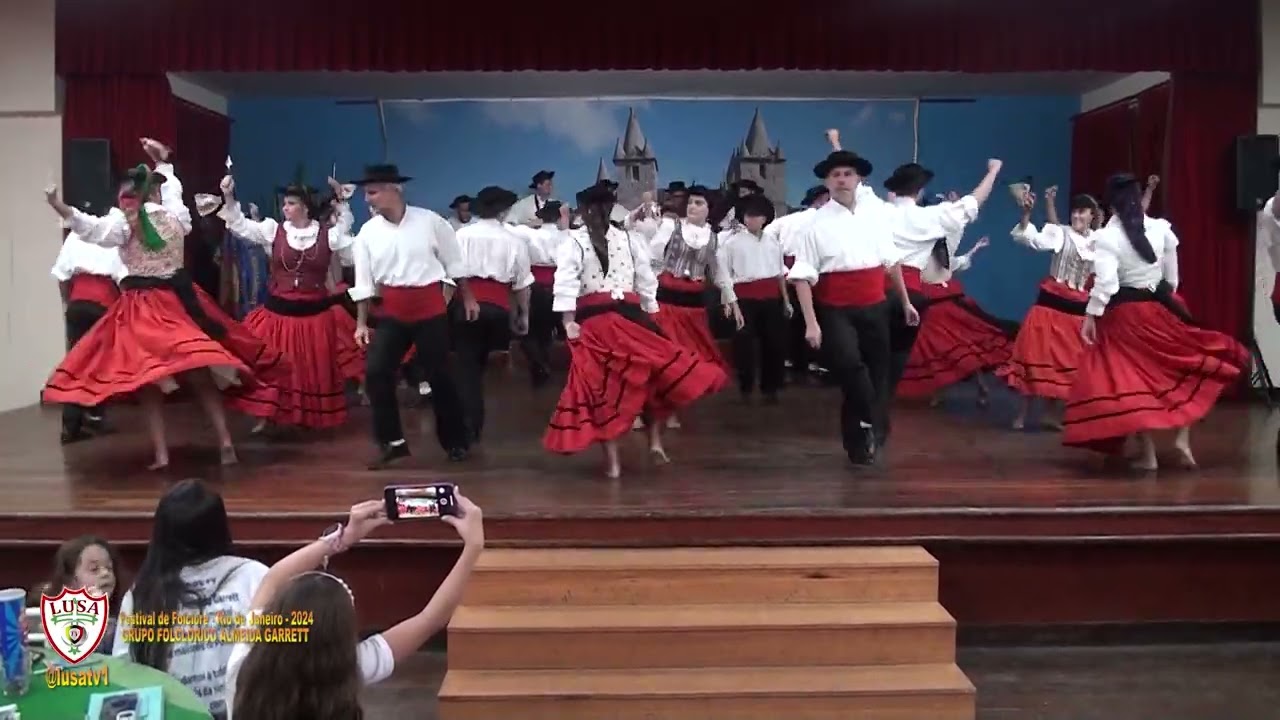 Grupo Folclórico Almeida Garrett da Casa Vila da Feira - RJ.