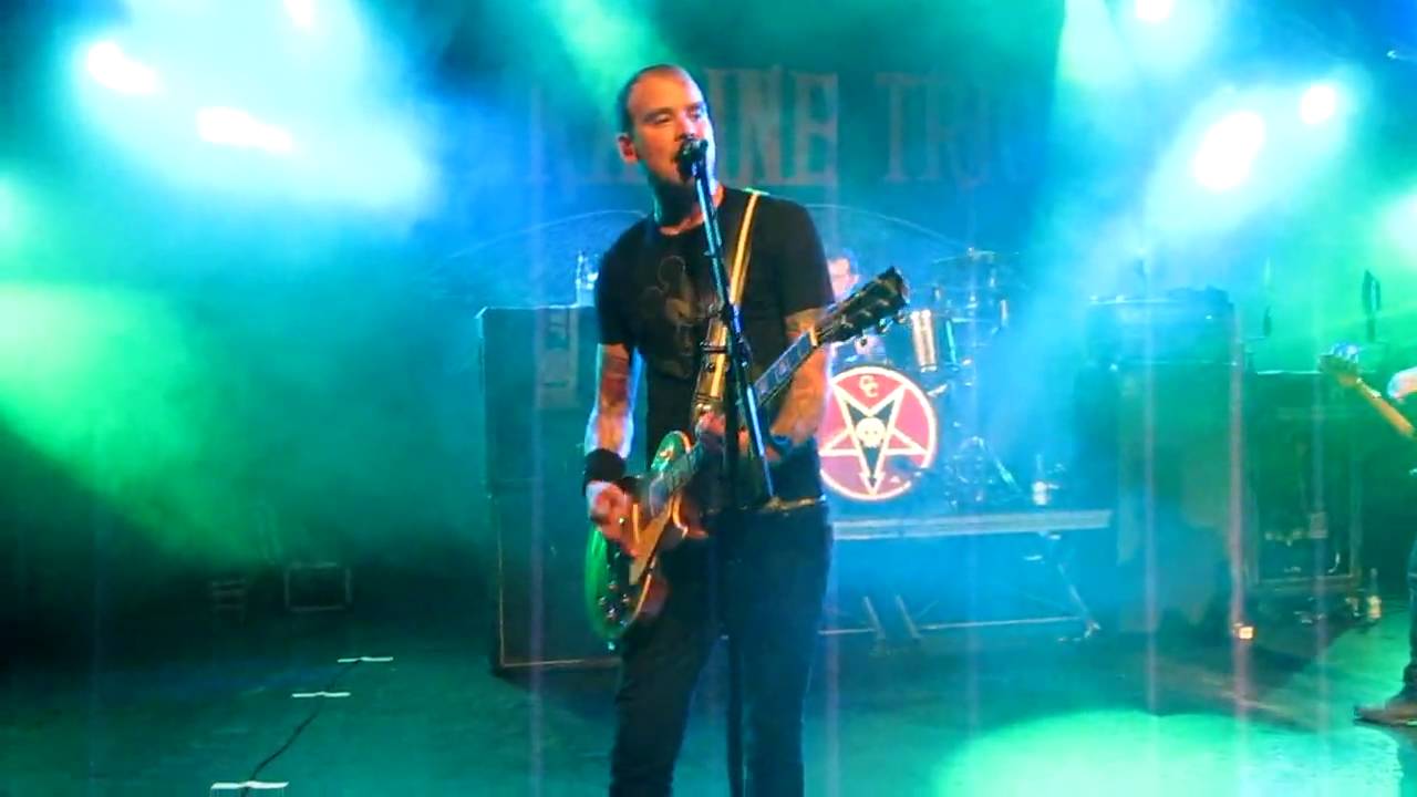 Alkaline Trio - Private Eye (live in Hamburg 2010)