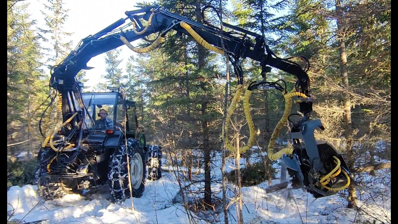 Valmet 805 ja omavalmiste harvesteripää
