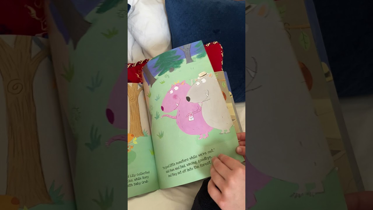 Story book. Rory and the monstersitter👻