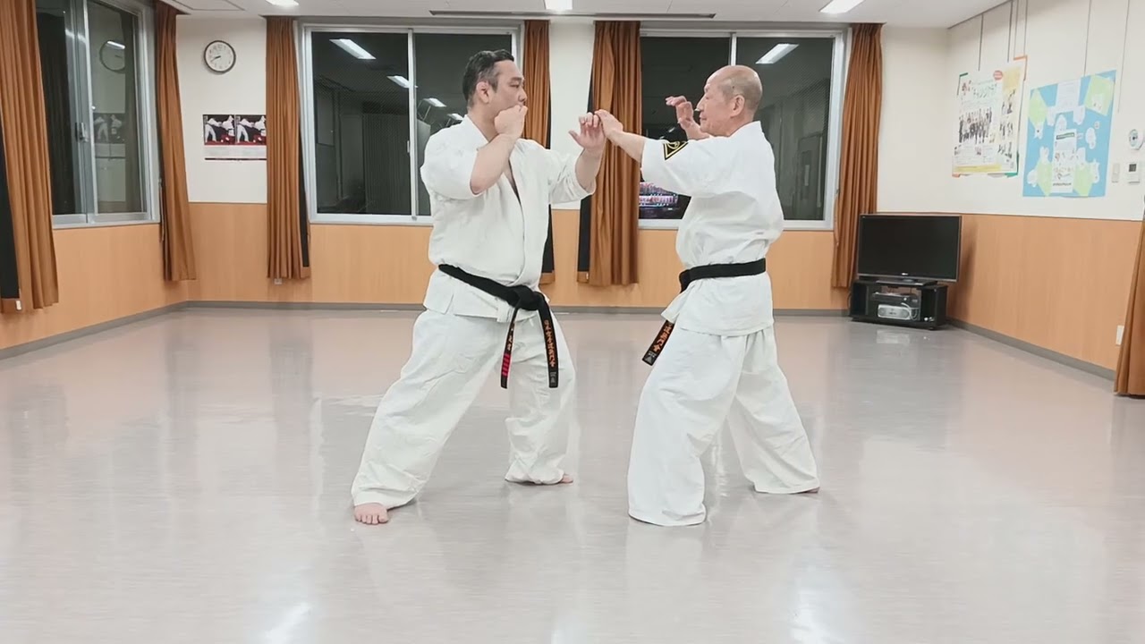 K七段とS五段とのマタギでの組手