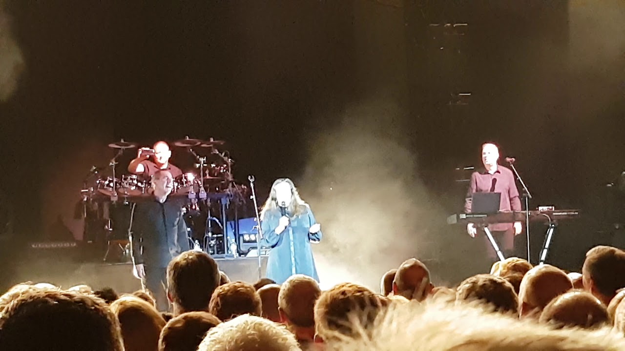 Orchestral Manoevres in the Dark @ York 18/11/2017 introducing Julia Kneale