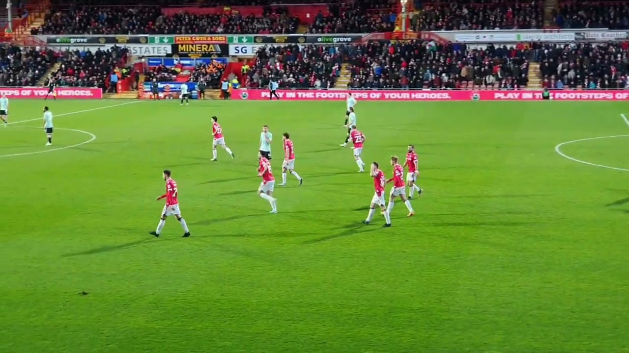 Wrexham v Crawley