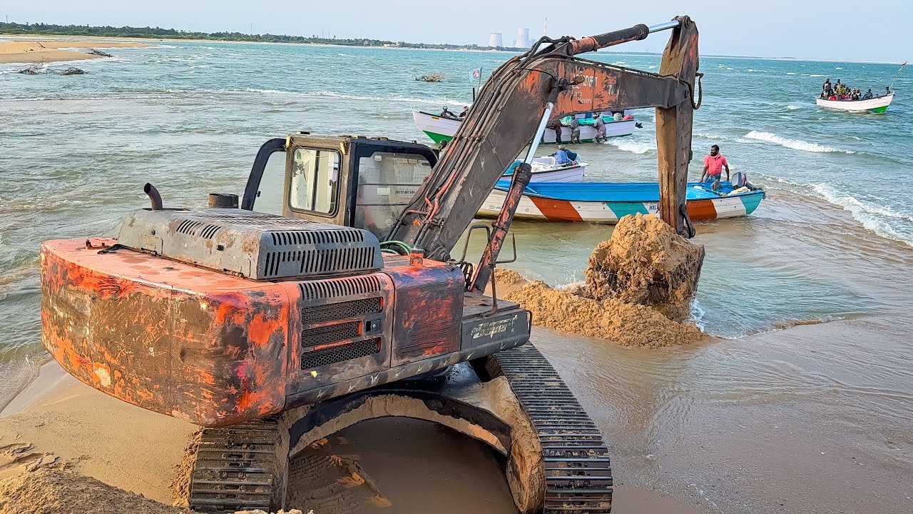 TATA EX 220 Excavator dig on Sea for Making Boat Way in Manapad Beach | Jcb video | Backhoes